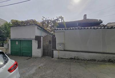 Casă cu 4 camere în Ultracentral