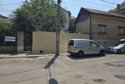 Casă individuală cu 3 camere cu Canalizare în 7 Noiembrie - 2