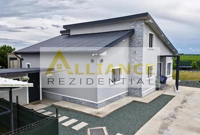 Casă cu 8 camere cu Teren 755 Mp în Frumușani