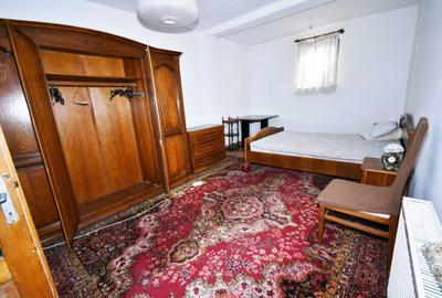 Casă cu 4 camere cu Teren 800 Mp în Leamna de Jos