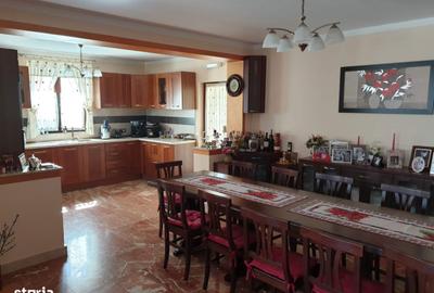 Casă cu 10 camere cu Teren 700 Mp în Obor - 18