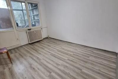 Apartament cu 3 camere semidecomandat în Berceni - 3