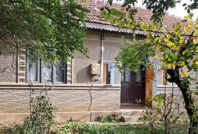 Casă cu 4 camere în Amara