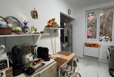 Apartament cu 3 camere decomandat în Tei - 4