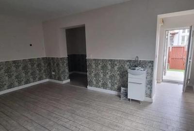 Vand casa situata in Pitesti, zona centrala - 1