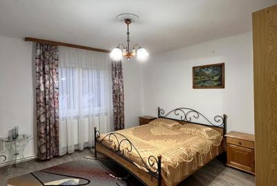 Casă cu 4 camere în Central - 1