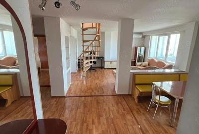 Apartament cu mansarda, Castelul Corvinilor