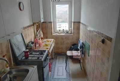 Apartament cu 4 camere decomandat în Dărmănești - 9