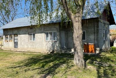 Casă cu 3 camere în Găești - 2