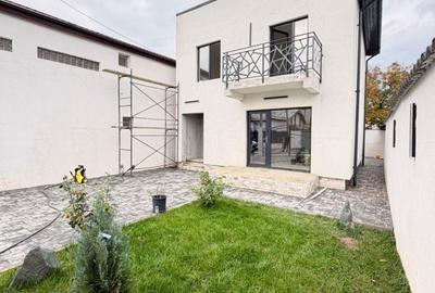 Casă cu 4 camere cu Canalizare în Central