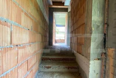 Casa la rosu, cu 3 camere, 74 mp, teren 800 mp, zona Centur - 5