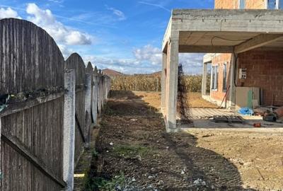 Casa individuala la rosu - 130 mp utili, teren 440 mp, drum privat - 9