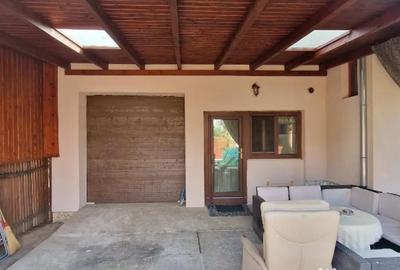 Casă cu 6 camere cu Teren 698 Mp în Sânmartin - 2