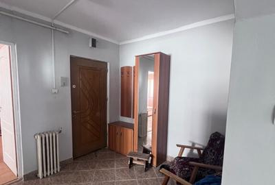 Inchiriez apartament