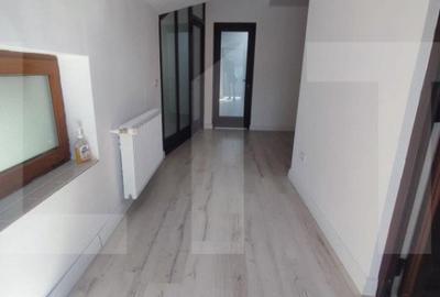Spațiu comercial, de 15 mp, în Central - 4