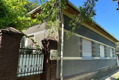 Casă cu 5 camere cu Teren 1440 Mp în Central - 2