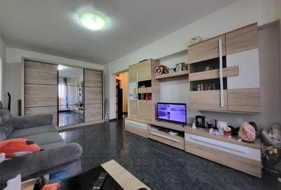 Apartament cu 3 camere semidecomandat în Titan - 2