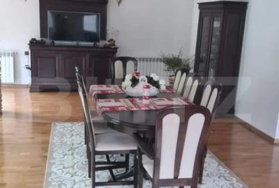Casă cu 7 camere cu Teren 1253 Mp în Central - 2