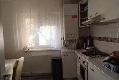 Apartament cu 2 camere decomandat în Km 4 - 1