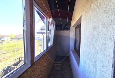 Casă cu 5 camere cu Teren 216 Mp în Vârteju - 16