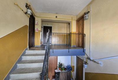 Apartament cu 3 camere decomandat în Micro 16 - 3