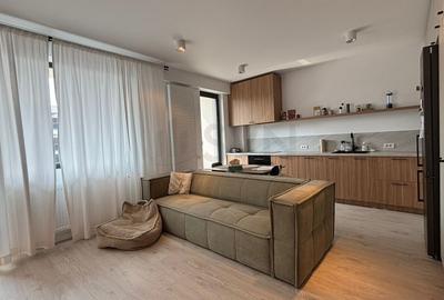 Apartament cu 3 camere decomandat, mobilat în Central