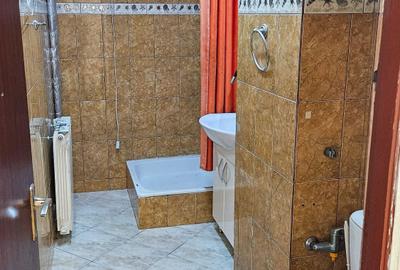 Spațiu comercial, de 102 mp, în Central - 8