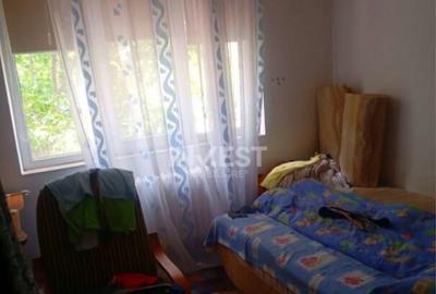 Apartament cu 3 camere decomandat, mobilat în Alexandru cel Bun