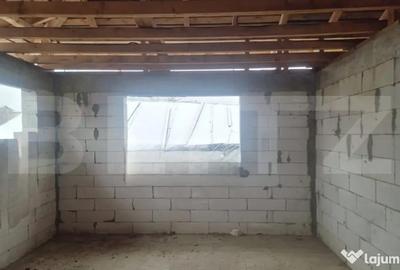 Casă cu 4 camere cu Teren 500 Mp în Exterior Vest - 2