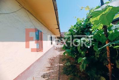 COMISION 0% Casa cu 4 apartamente la curte comuna cu teren total 748 mp - 2