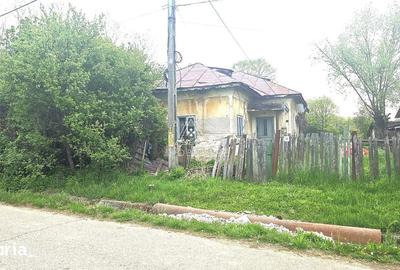 Casă cu 2 camere cu Teren 923 Mp în Scoarța - 2