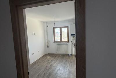 Apartament cu 3 camere decomandat în Astra - 16