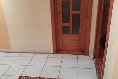 Apartament cu 3 camere decomandat în Brăilei - 2