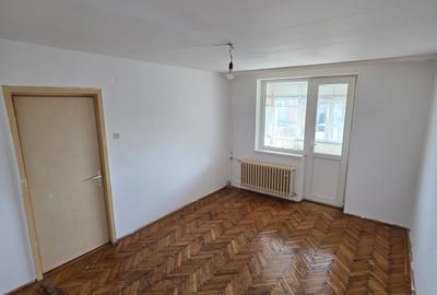 Apartament cu 2 camere decomandat în Palazu Mare - 2