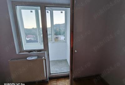 Apartament cu 3 camere semidecomandat în Molid - 5