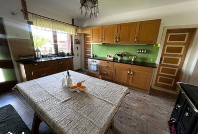 Casă cu 5 camere cu Teren 936 Mp în Central - 9