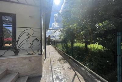 Casă cu Teren 1042 Mp în Cornu - 5