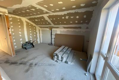 Casă cu 4 camere cu Teren 500 Mp în Central - 2