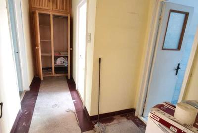 Apartament cu 3 camere decomandat în Călărași - 2