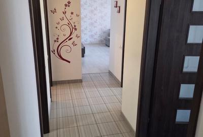 Apartament cu 3 camere decomandat în UTA