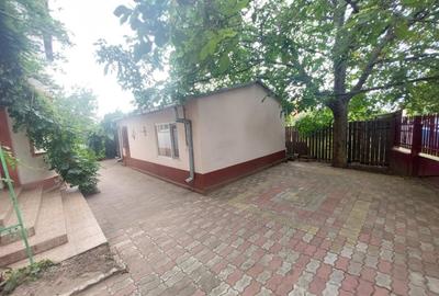 Vila parter si etaj Sendreni - 5
