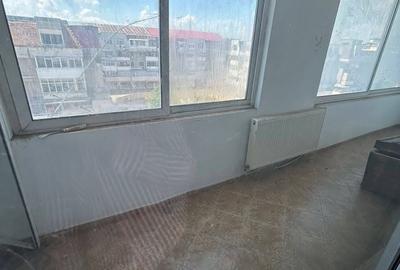 Apartament cu 3 camere decomandat în Central - 8