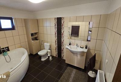 Casă cu 5 camere cu Teren 768 Mp în Poienarii Burchii - 3