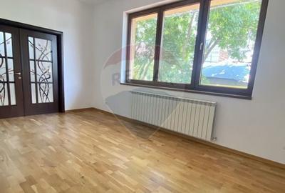 Casa / Vila cu 8 camere de inchiriat in zona Aviatiei - 2