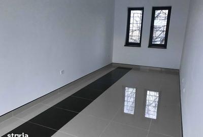 Spațiu comercial, de 210 mp, în Central - 3