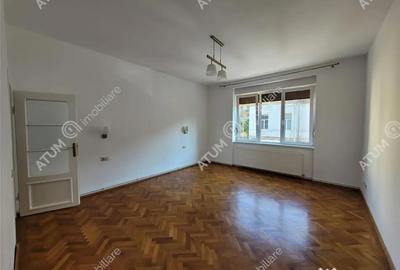 Spațiu comercial, de 72 mp, în Central - 4
