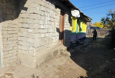 Casă cu 3 camere în Potcoava - 1