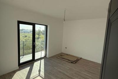Casă cu 4 camere cu Teren 330 Mp în Central - 1
