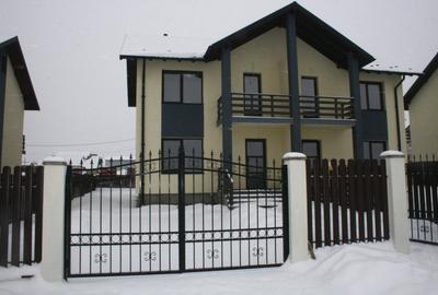 Casă cu 3 camere în Valea Adâncă