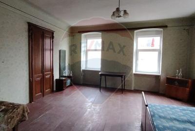 Apartament cu 6 camere circular, mobilat în Central